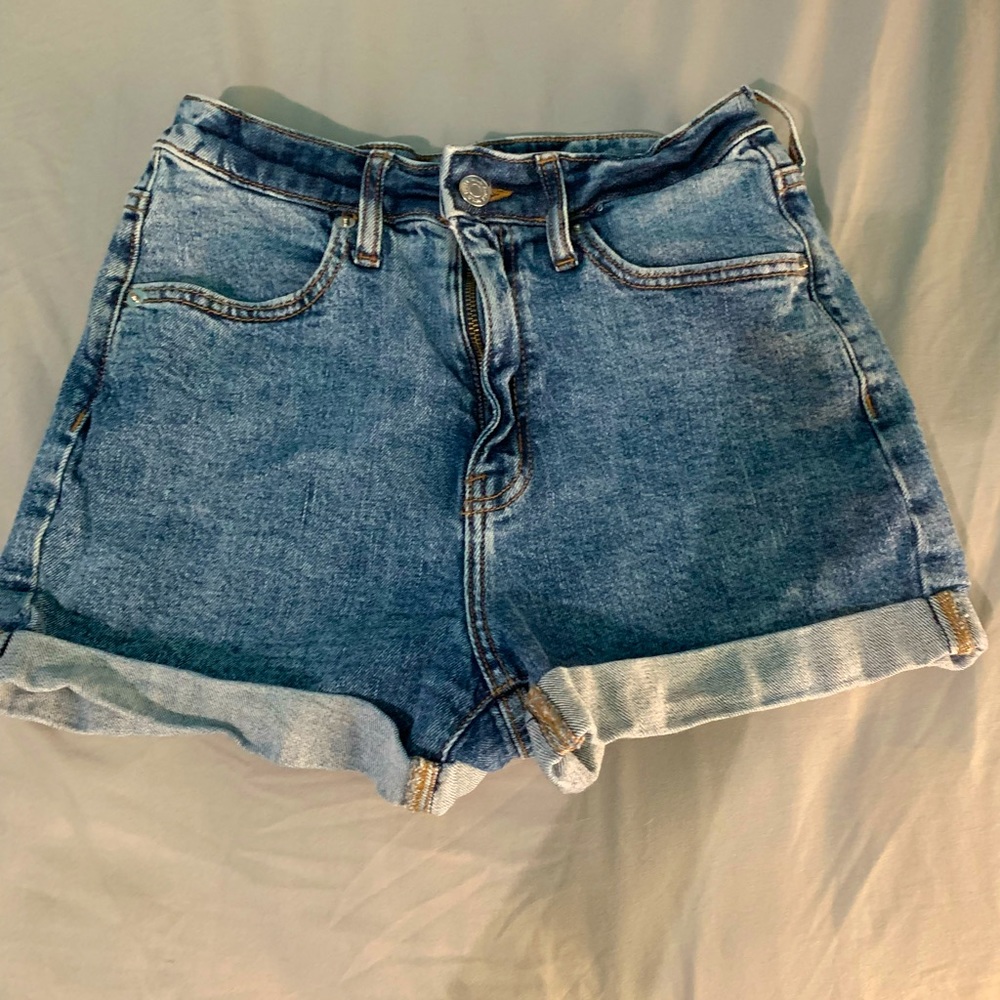 High rise shorts!! 🌊☀️